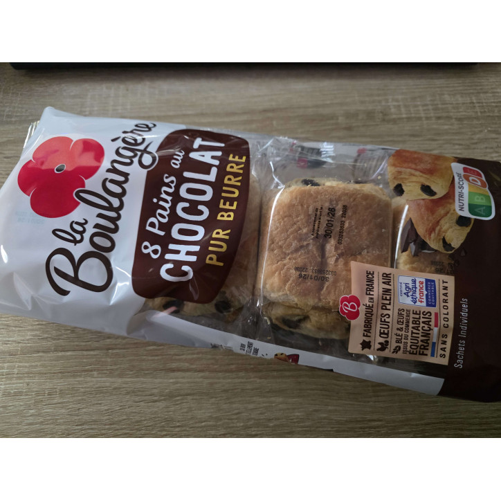 8 PAINS AU CHOCOLAT